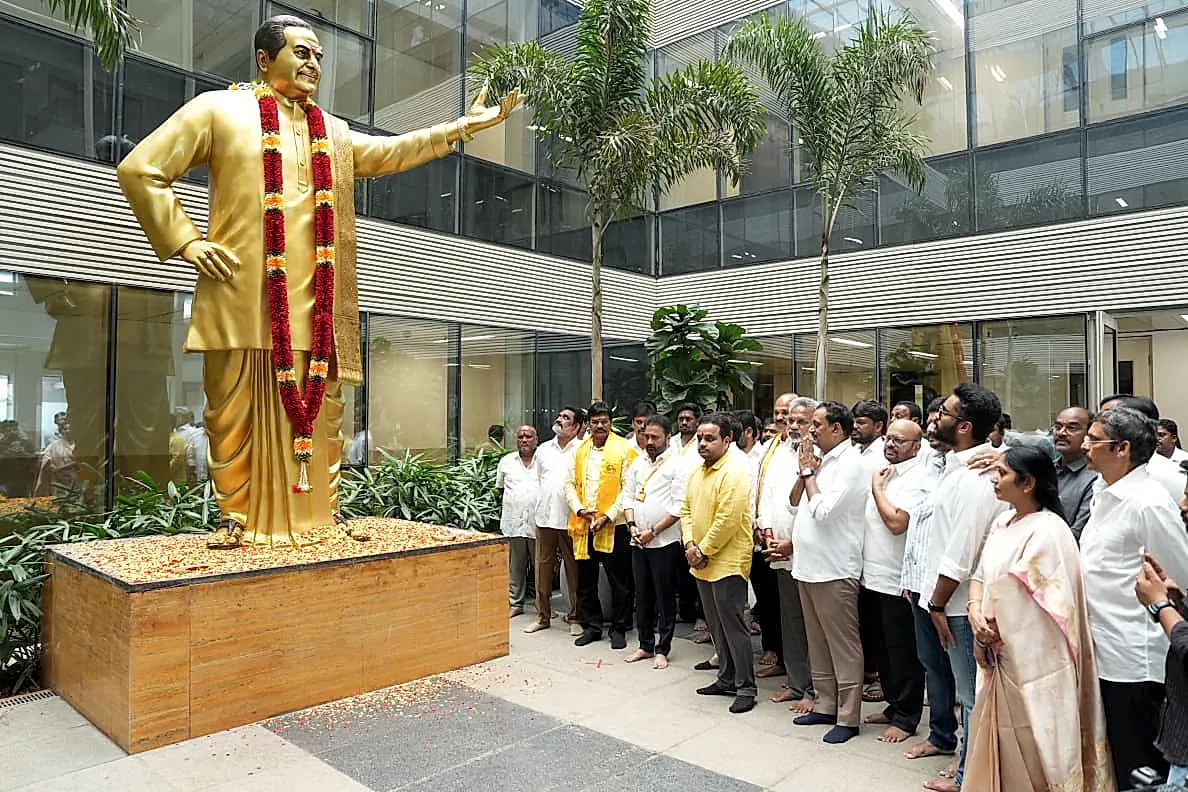 ఎన్టీఆర్ కు టిడిపి రాజ్యసభ అభ్యర్థుల నివాళులు
