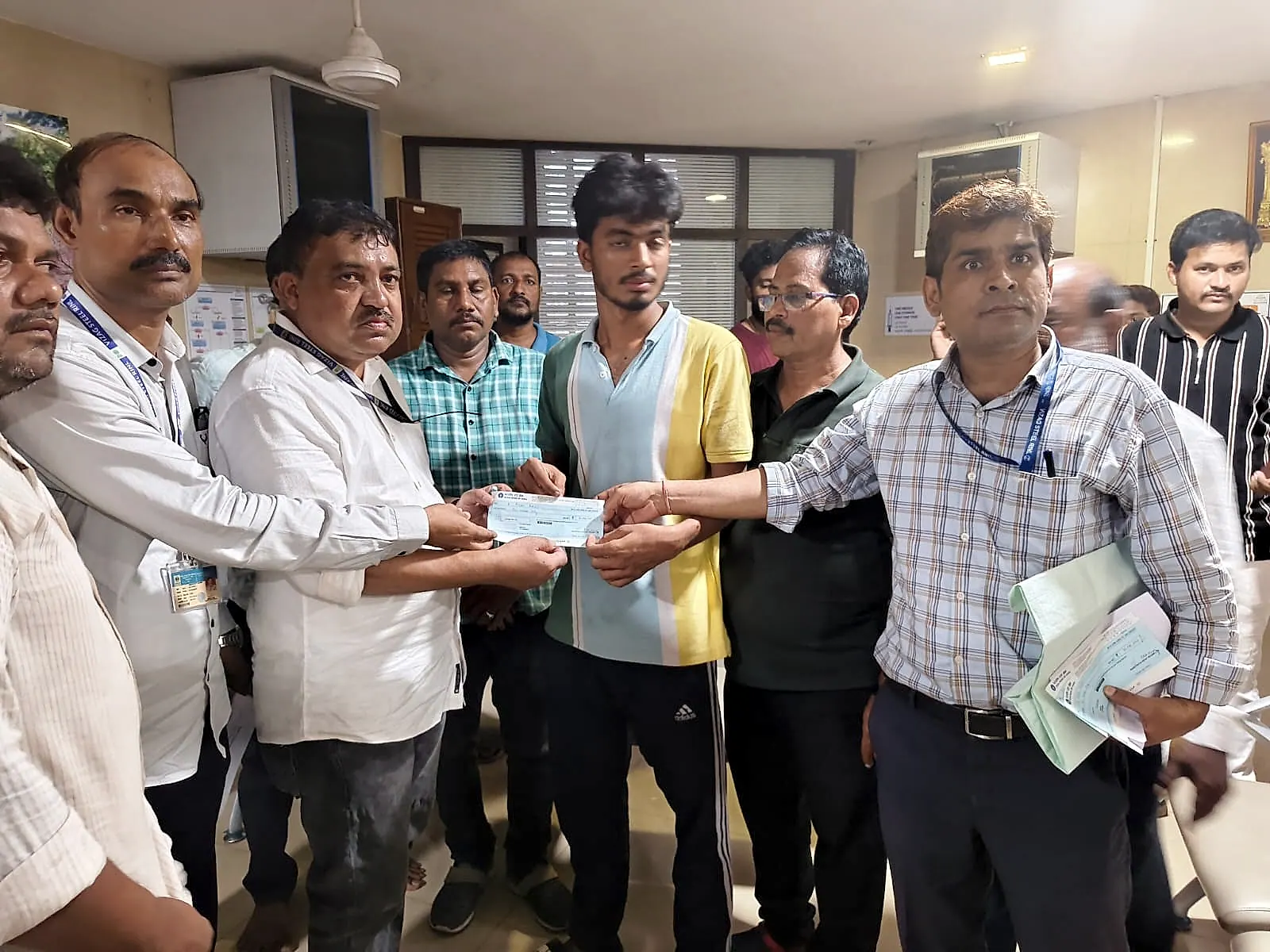 స్టీల్ ప్లాంట్ ప్రమాద బాధితులకు 25 లక్షల తక్షణ పరిహారం