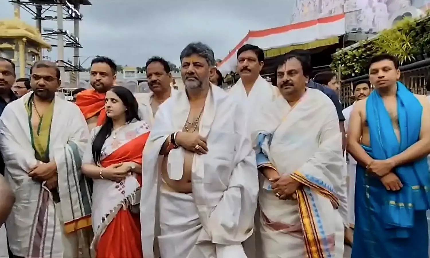 తిరుమల శ్రీవారిని దర్శించుకున్న కర్ణాటక సీఎం డీకే శివకుమార్