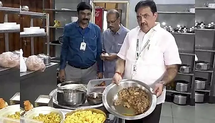 తిరుపతిలో ఫుడ్‌ సేఫ్టీ అధికారుల దాడులు