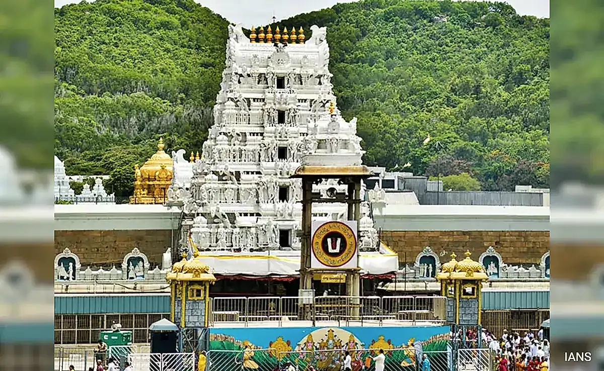 తిరుమల శ్రీవారిని దర్శించిన న్యాయమూర్తులు, సినీ ప్రముఖులు