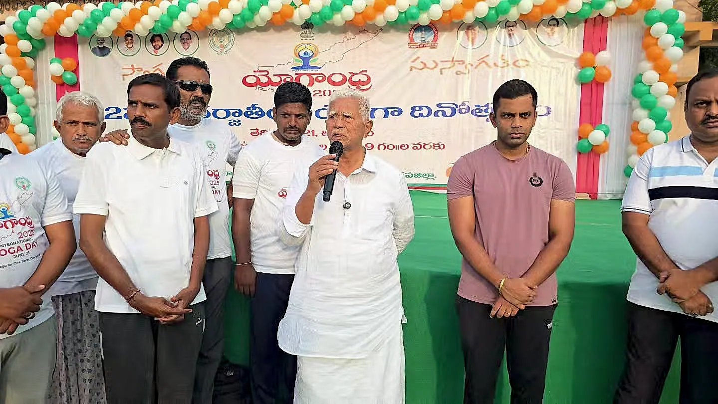 ప్రొద్దుటూరులో యోగాంధ్ర–2026లో పాల్గొన్న ఎమ్మెల్యే వరదరాజుల రెడ్డి