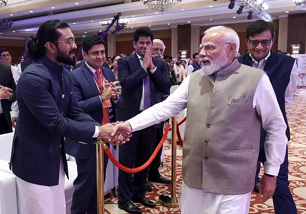 ప్రధాని సాక్షిగా రామ్ చరణ్కు ‘న్యూ ఏజ్ మెగాస్టార్’ బిరుదు..