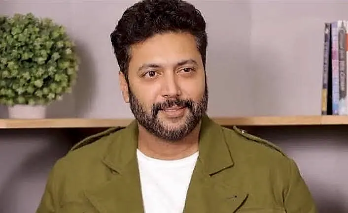 ఇంట్లో పని మనుషులను బంధించిన నటుడు రవి మోహన్