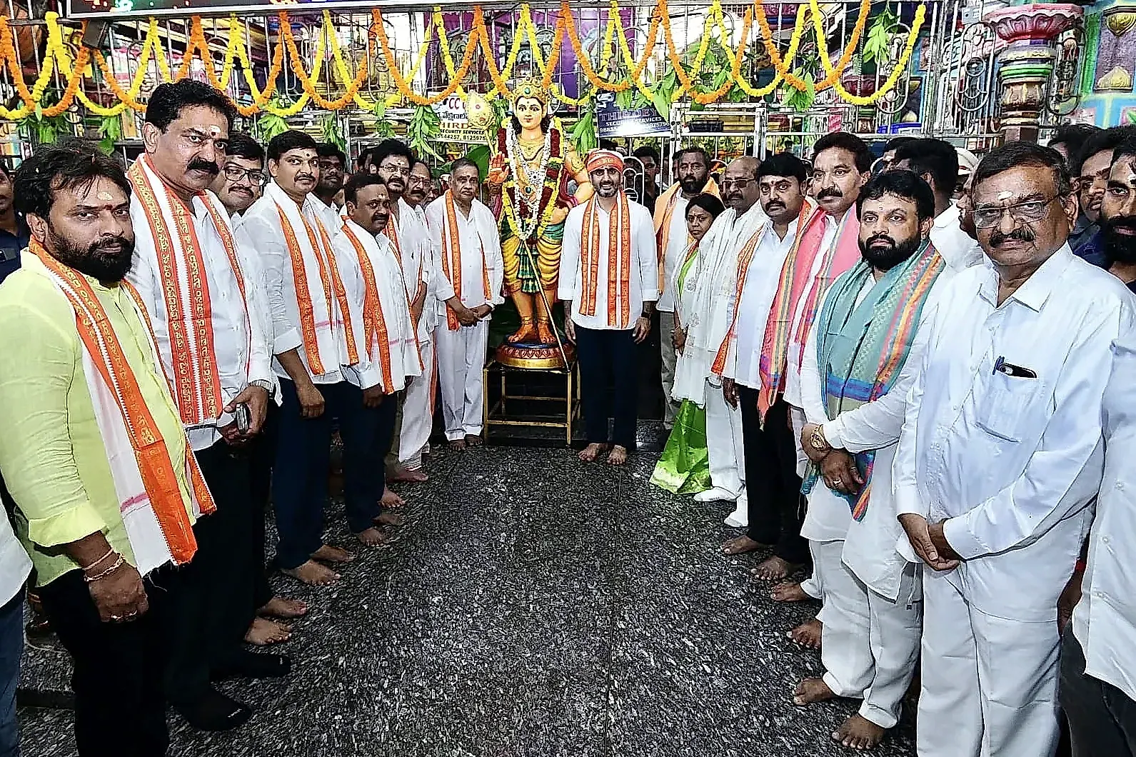 ఆలయాన్ని సందర్శించిన మంత్రి నారా లోకేష్