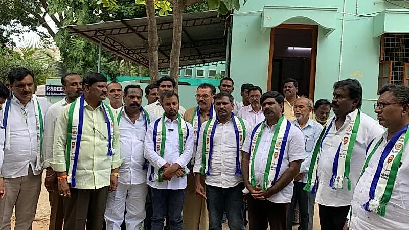 డోన్లో వైయస్ఆర్సీపీ బీఎల్ఏపై దాడి.. కలకలం