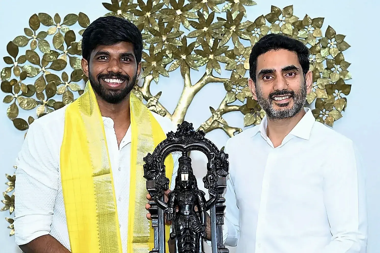 సాత్విక్ సాయిరాజ్‌ను అభినందించిన నారా లోకేష్