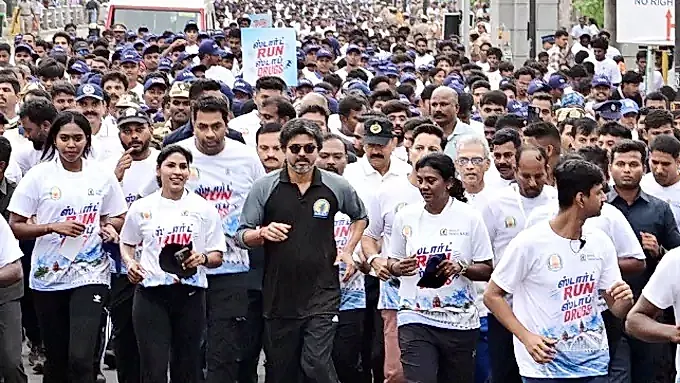 చెన్నైలో మారథాన్‌.. 6 కి.మీ. పరిగెత్తిన సీఎం విజయ్‌