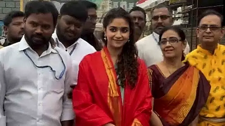 తిరుమల శ్రీవారిని దర్శించుకున్న కీర్తి సురేశ్