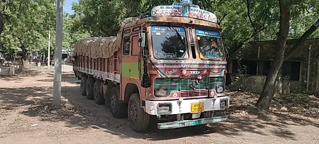 బద్వేల్లో అక్రమ రేషన్ బియ్యం నిల్వలు బహిర్గతం