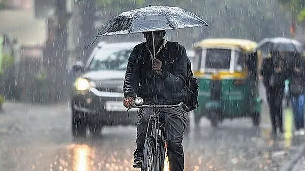 తెలుగు రాష్ట్రాల్లో కొనసాగుతున్న వర్షాల జోరు