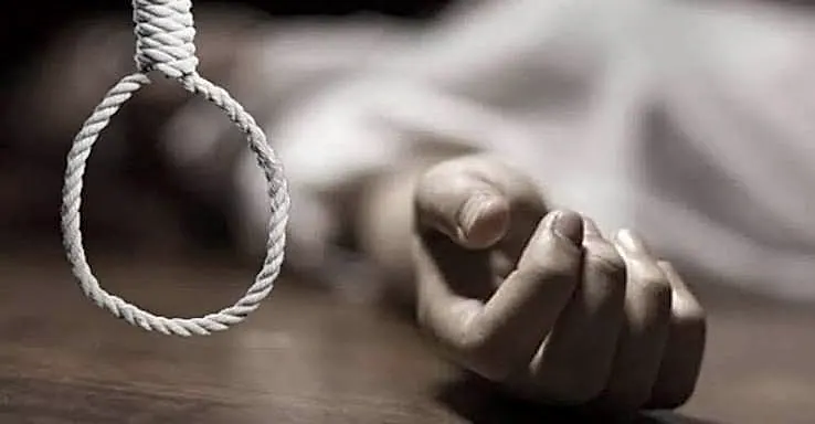 ఉరి వేసుకుని రైతు ఆత్మహత్య