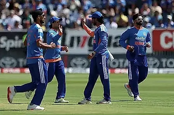 ఇంగ్లాండ్‌పై మెరిసిన భారత్‌ బ్యాటింగ్‌.. తొలి టీ20 వర్షార్పణం