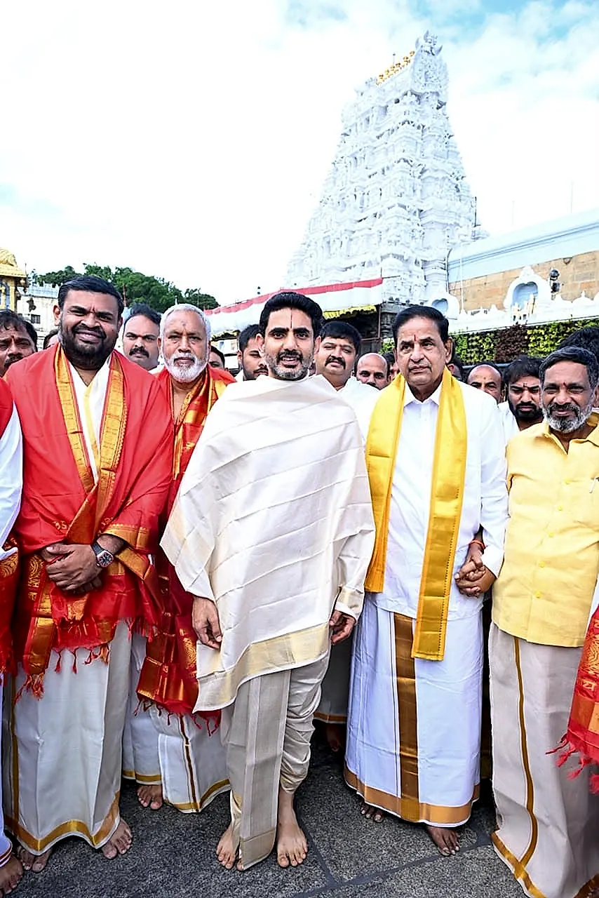 తిరుమలలో శ్రీవారి దర్శనం చేసిన మంత్రి నారా లోకేష్