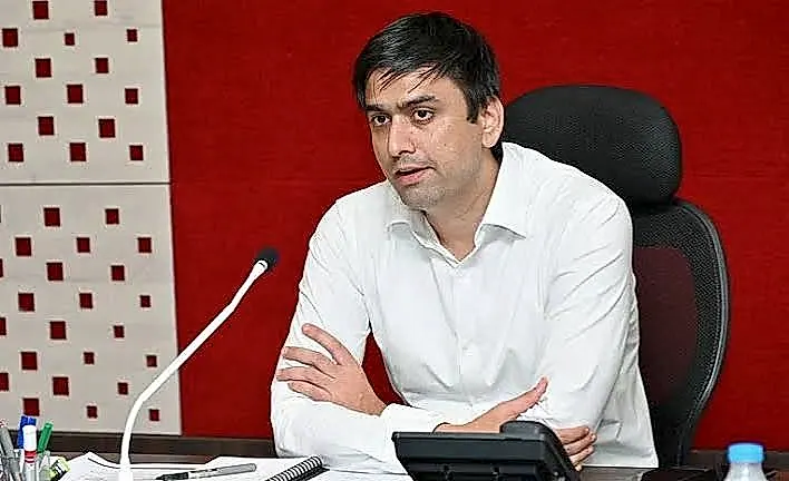 అభివృద్ధిలో భాగస్వాములు కావాలని రైతులకు కలెక్టర్ పిలుపు