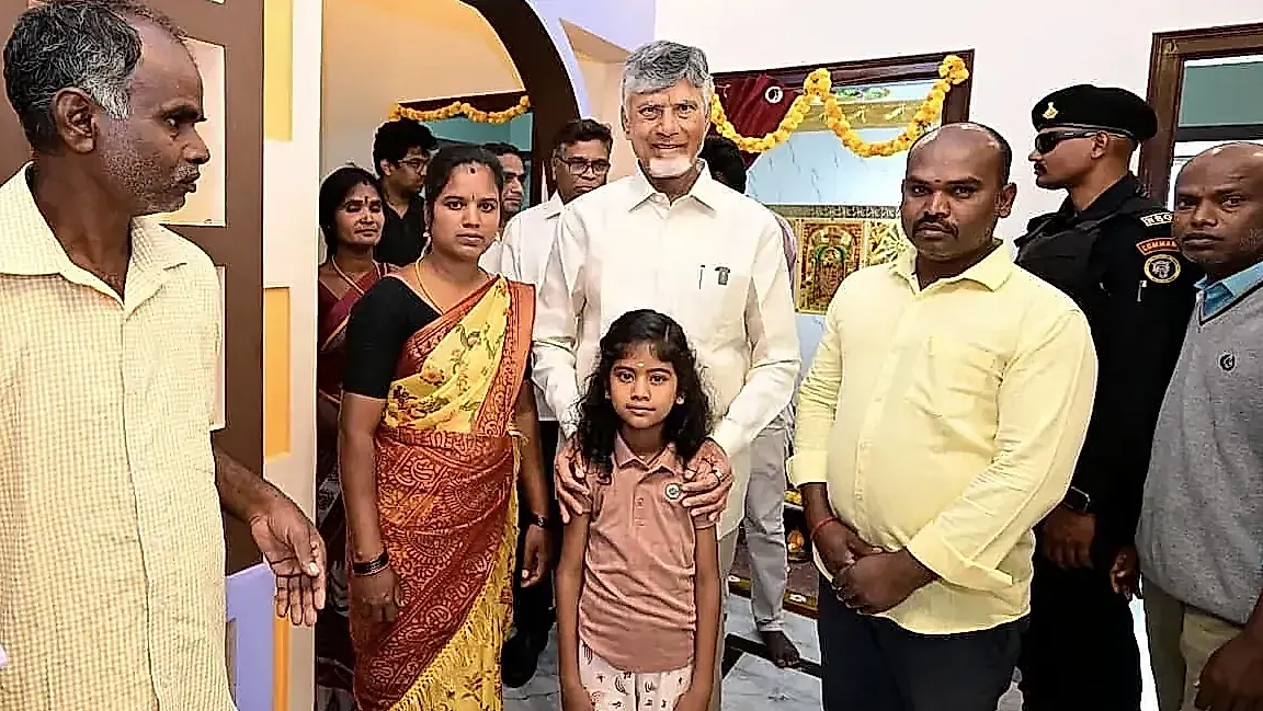 నలగంపల్లిలో ‘నెట్ జీరో’ ఇళ్లను పరిశీలించిన సీఎం చంద్రబాబు