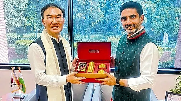 మంత్రి నారా లోకేష్‌కు దక్షిణ కొరియా ఆహ్వానం