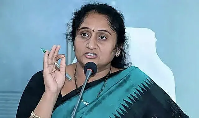 కడప రిమ్స్ మెడికల్ విద్యార్థినుల అస్వస్థతపై మంత్రి సవిత ఆరా