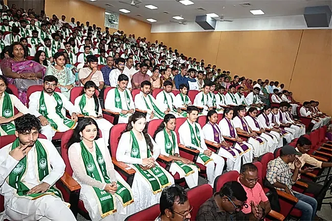 వేడుకగా ట్రిపుల్‌ఐటీడీఎం కర్నూలు 8వ స్నాతకోత్సవం
