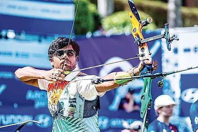 ఆసియా నంబర్వన్గా భారత యువ ఆర్చర్ ధీరజ్