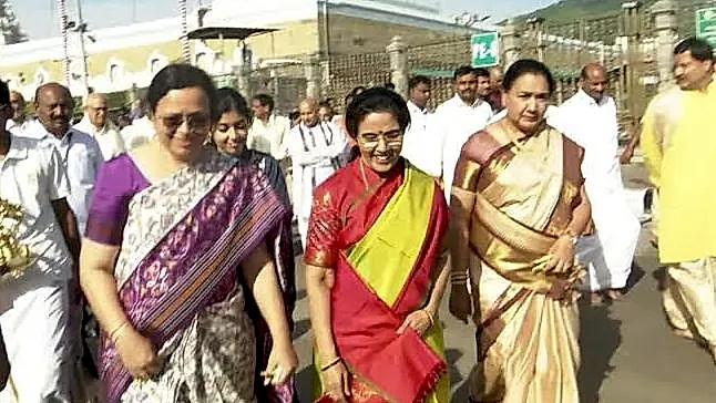తిరుమల శ్రీవారి సేవలో నారా భువనేశ్వరి