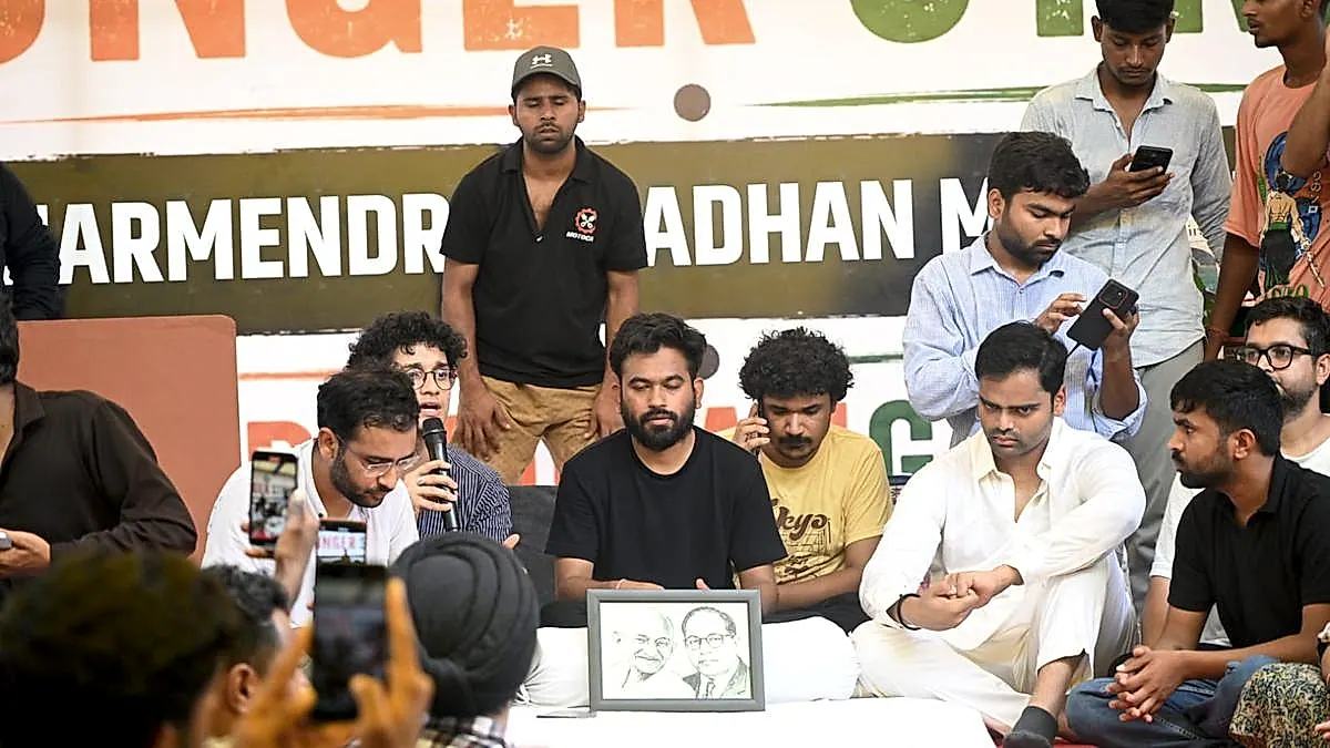 మా ఉద్యమం ఆగదు.. నిరాహార దీక్షకు దిగిన అభిజీత్‌ దీప్కే