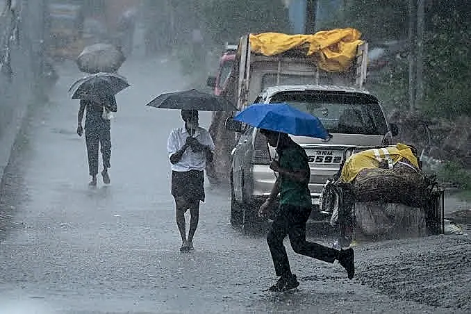 తెలుగు రాష్ట్రాలకు వర్షాల హెచ్చరికలు