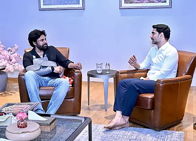 డిప్యూటీ సీఎం పవన్ కల్యాణ్కు మంత్రి లోకేశ్ పరామర్శ