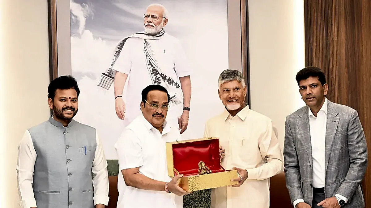 ఢిల్లీలో పర్యటిస్తున్న సీఎం చంద్రబాబు.. ఏపీ ప్రాజెక్టులపై ప్రధాని మోదీతో చర్చ