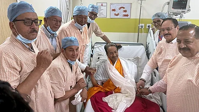 రాతపూర్వక హామీ వచ్చాకే.. దీక్ష విరమించా  : సామాజిక కార్యకర్త సోనమ్‌ వాంగుచుక్‌