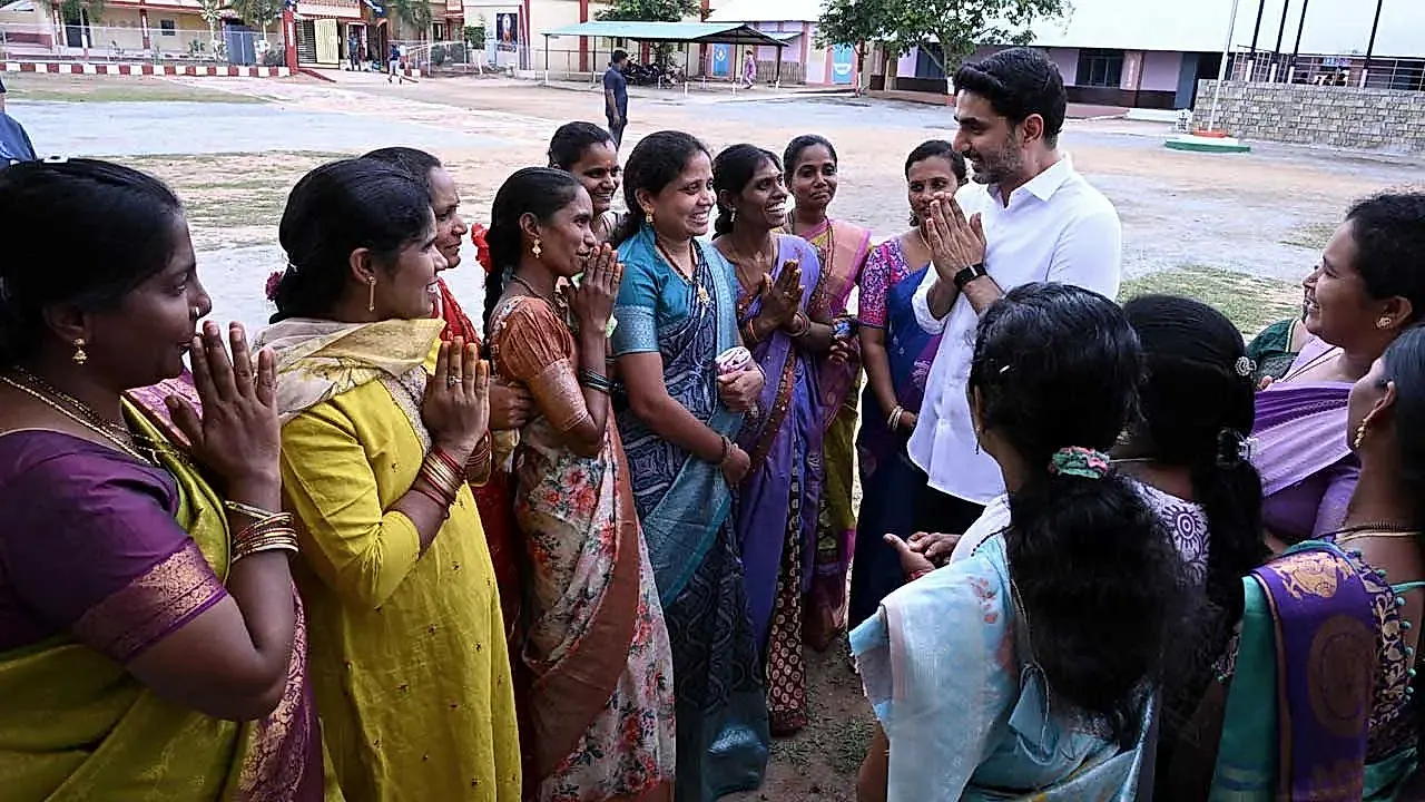 వచ్చే ఏడాదిలోగా ప్రభుత్వ పాఠశాలలకు సొంత భవనాలు: