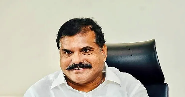 ప్రజా సమస్యలు పక్కనబెట్టి పబ్లిసిటీకి కూటమి ప్రభుత్వం : బొత్స సత్యనారాయణ విమర్శ