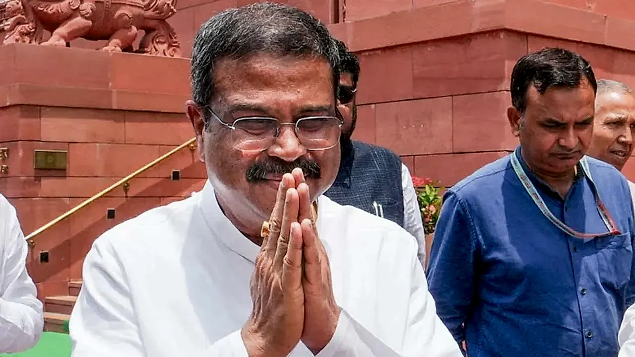 ధర్మేంద్ర ప్రధాన్ రాజీనామా తర్వాత వేడెక్కిన రాజకీయ చర్చలు