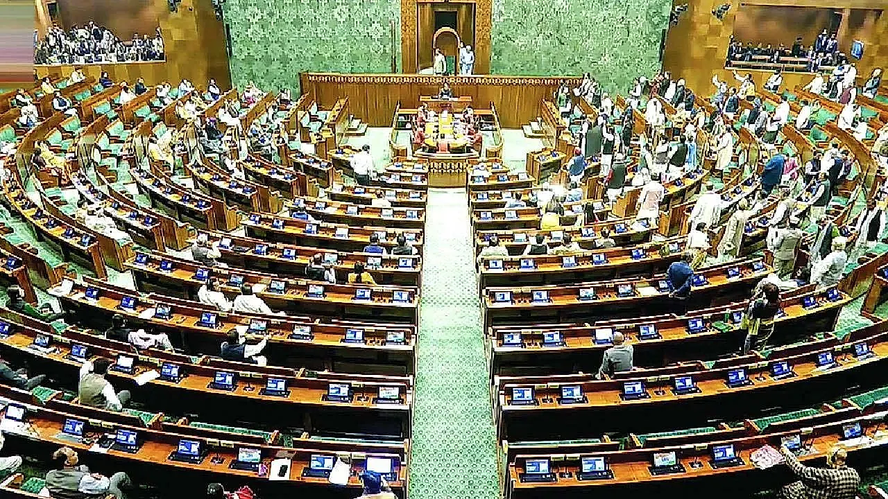లోక్‌సభలో పేపర్ లీక్ నిరోధక బిల్లు ఆమోదం