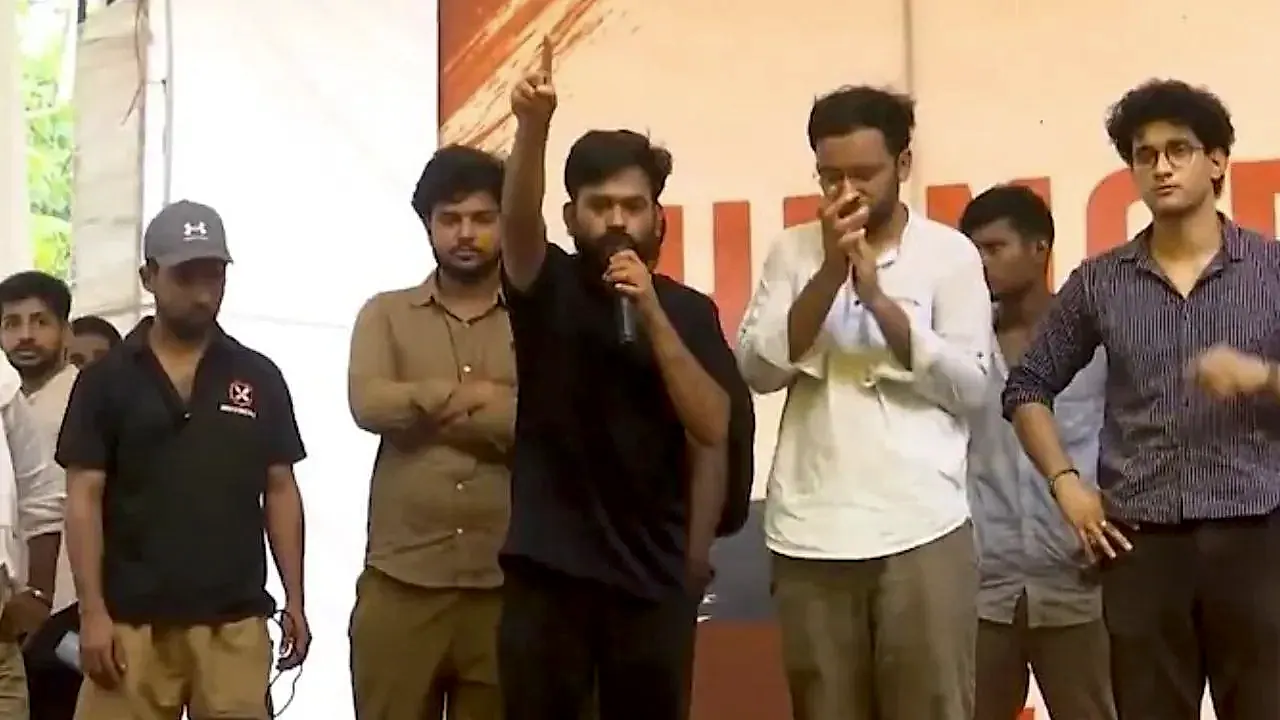 విద్యార్థులపై వేధింపులు ఆపాలి : సీజేపీ వ్యవస్థాపకుడు అభిజీత్ దీప్కే