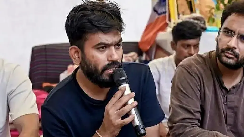 నా సొంతూరికి సర్పంచ్ కావడమే కల : అభిజీత్ దీప్కే