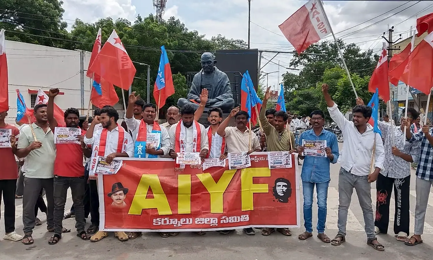 పత్తికొండలో అక్రమ అరెస్టులకు వ్యతిరేకంగా నిరసన