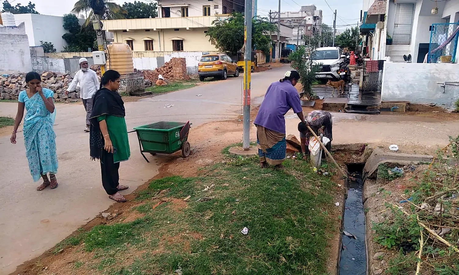 గుంతకల్లులో శానిటేషన్ విసిట్ నిర్వహించిన కమిషనర్ లక్ష్మీ దేవి