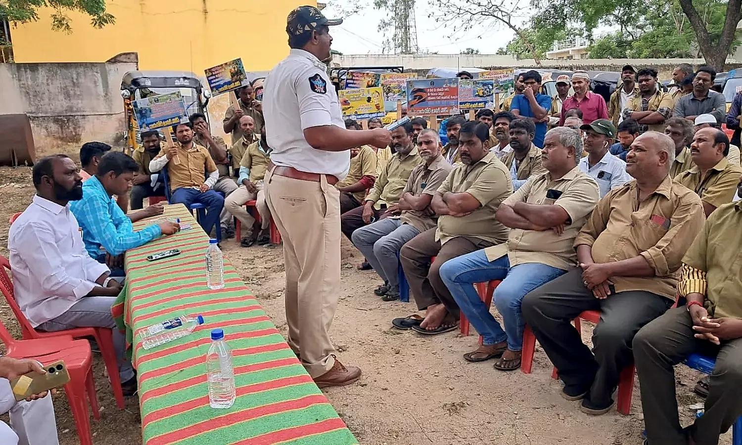 రాయచోటిలో ఆటో డ్రైవర్లకు ట్రాఫిక్ నిబంధనలపై అవగాహన