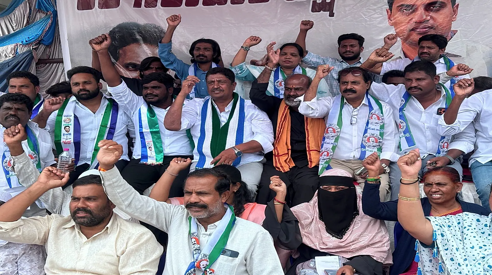 డీఎస్సీ నిరాహార దీక్షకు మద్దతు తెలిపిన నిస్సార్ అహమ్మద్