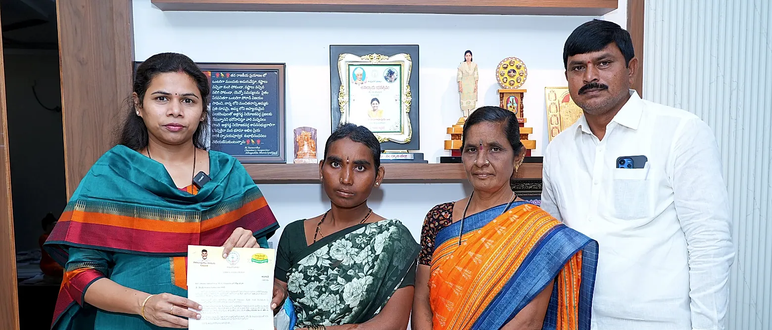 ఆళ్లగడ్డ నియోజకవర్గంలో బాధిత కుటుంబాలకు సీఎం రిలీఫ్ ఫండ్ చెక్కుల పంపిణీ