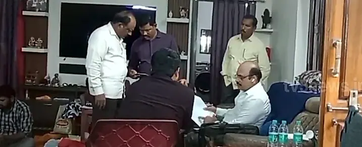 నంద్యాల సబ్ రిజిస్టర్ కార్యాలయ సీనియర్ అసిస్టెంట్ ఇంటిపై ఏసీబీ సోదాలు