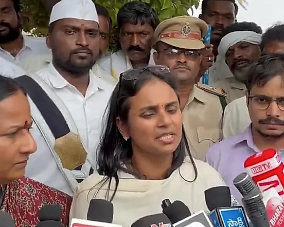 వేదవతి ప్రాజెక్ట్ పంప్ హౌస్ పనుల పరిశీలనలో జిల్లా కలెక్టర్
