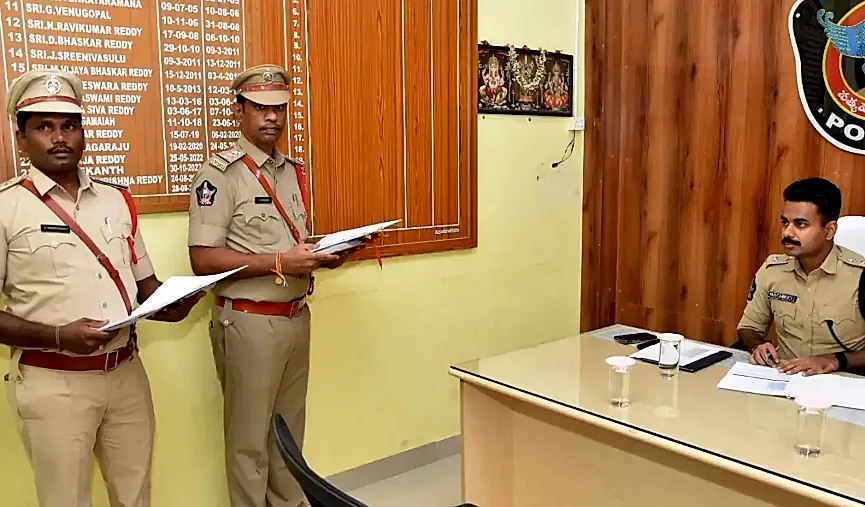 ప్రొద్దుటూరు పోలీస్ స్టేషన్లపై జిల్లా ఎస్పీ ఆకస్మిక తనిఖీ