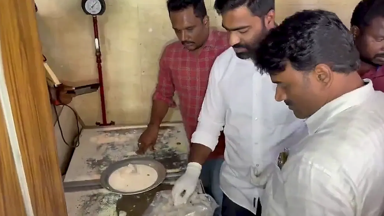 తిరుపతిలో ‘బిర్యానీ ఫ్యాక్టరీ’ రెస్టారెంట్‌ను సీజ్ చేసిన ఫుడ్ సేఫ్టీ అధికారులు