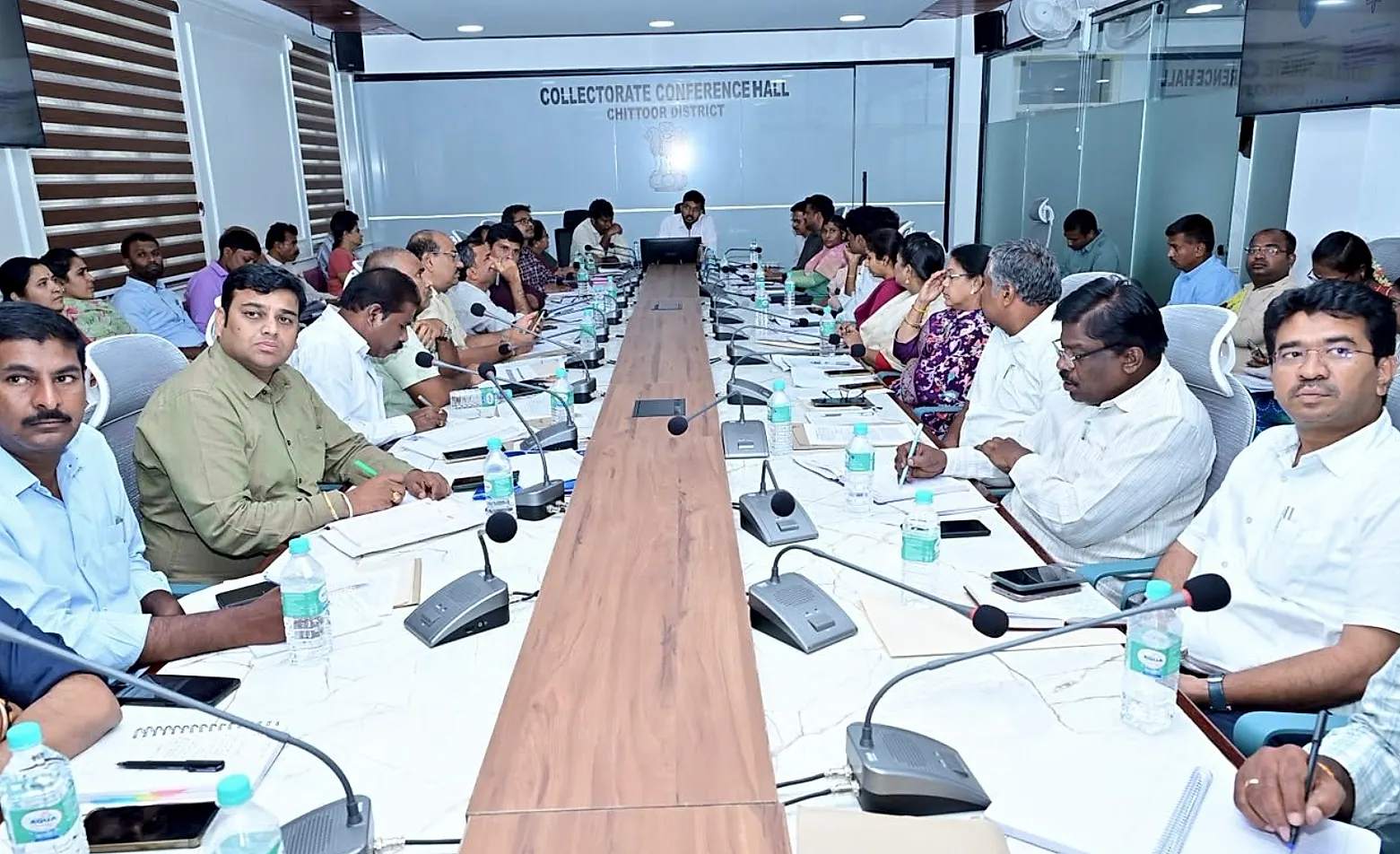 రీ-సర్వే పనులను గడువులోగా, పారదర్శకంగా పూర్తి చేయాలి: జాయింట్ కలెక్టర్ ఆదర్శ్ రాజేంద్రన్