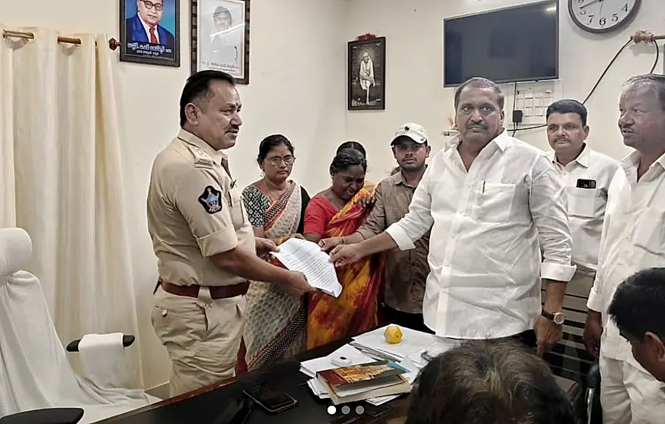 కార్పెంటర్ రమణ మృతి కేసులో చర్యలు తీసుకోవాలంటూ ఆత్మకూరు డీఎస్పీకి విజ్ఞప్తి