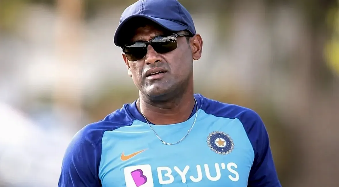 టీమిండియా ఫీల్డింగ్ కోచ్ రేసులో సుభదీప్ ఘోష్