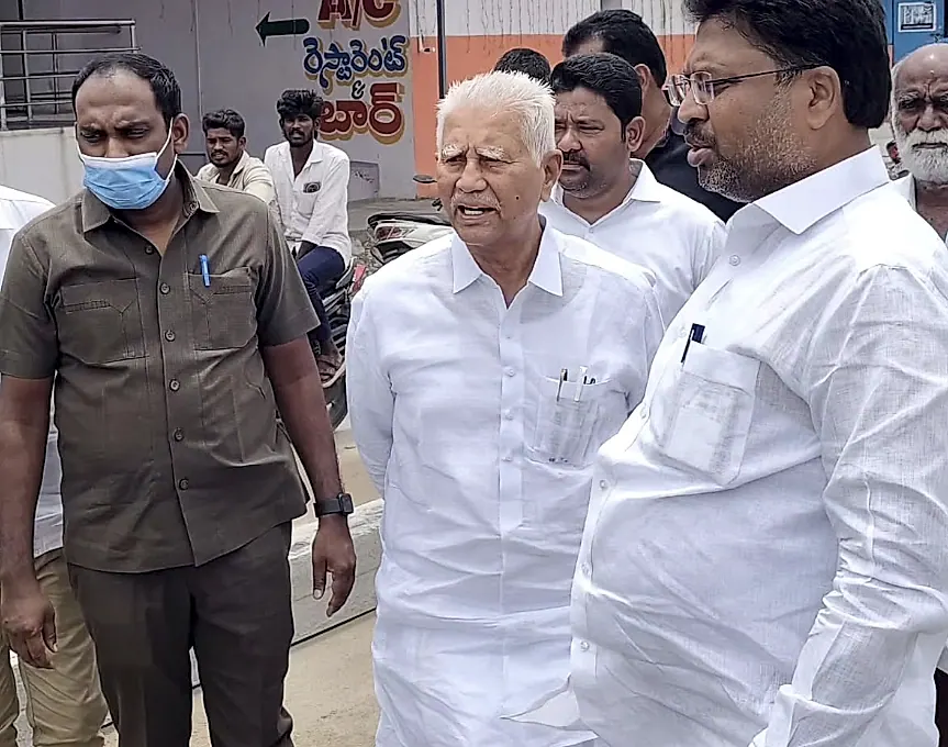 ప్రొద్దుటూరు–మైదుకూరు రహదారి నూతన నిర్మాణ పనుల పరిశీలన