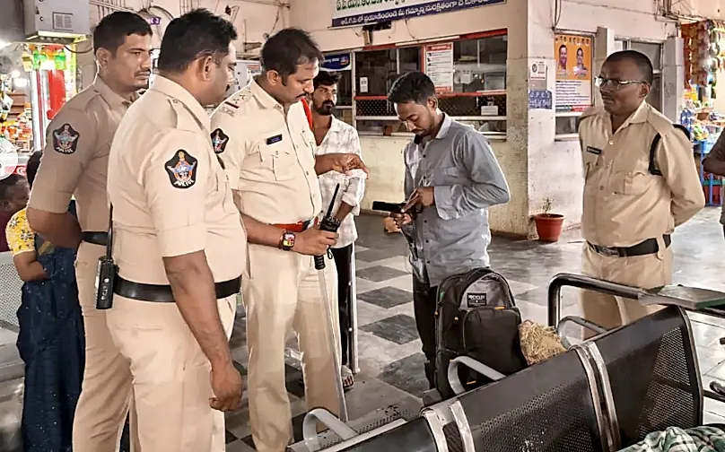 జిల్లా వ్యాప్తంగా నేరాల నియంత్రణకు పోలీసుల ప్రత్యేక చర్యలు